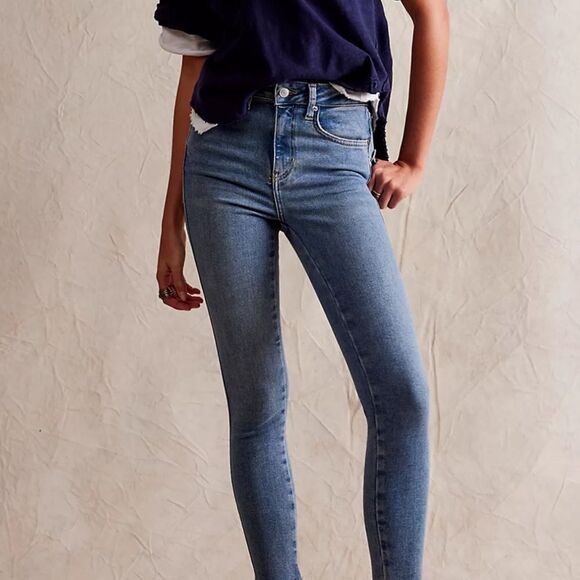 Free People Denim - Free People Medium Rise Button Fly Medium Wash Skinny Jeans Size 27